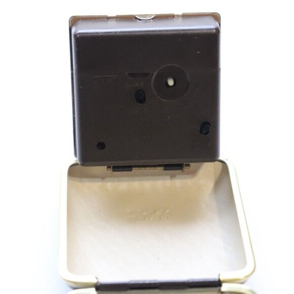 VTG Bulova Key Wind Travel Alarm Clock Black Case With Gold Trim - Picture 3 of 4